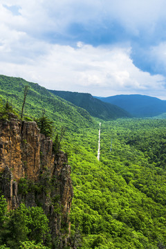 远山山峰