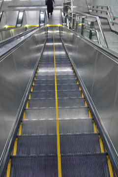地铁出入口电动扶梯