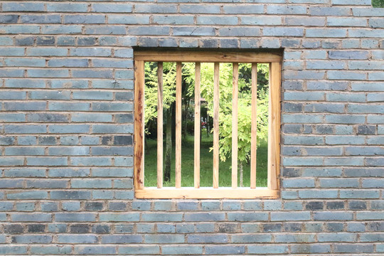 青砖墙木窗