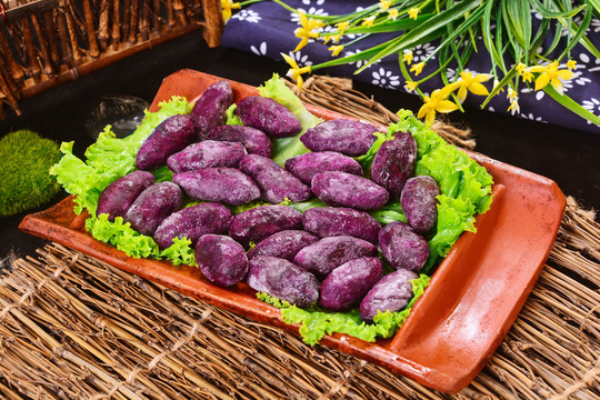 瓦片烤紫薯