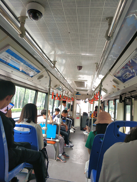公交車內(nèi)景
