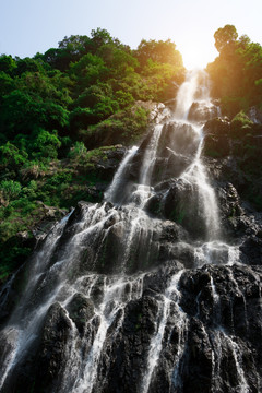 瀑布流水