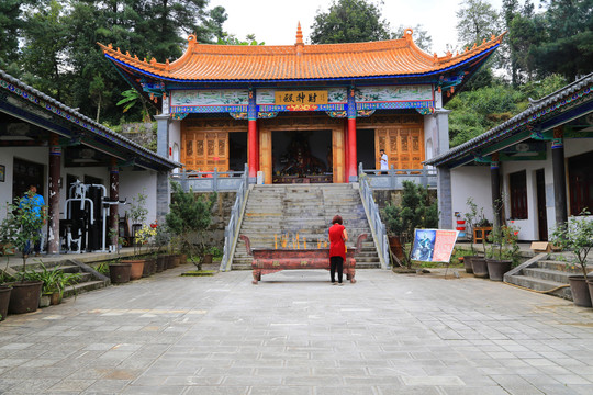 凤庆县石洞寺财神殿