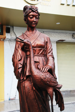 仙姑雕像