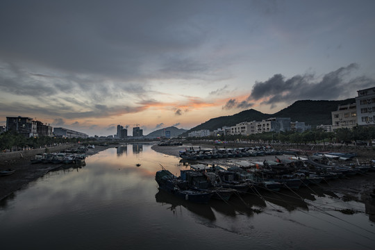 渔港夕阳