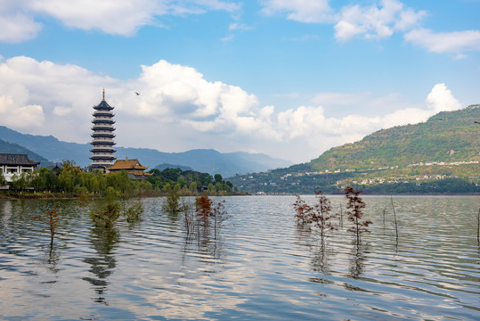 汉丰湖湿地公园文峰塔