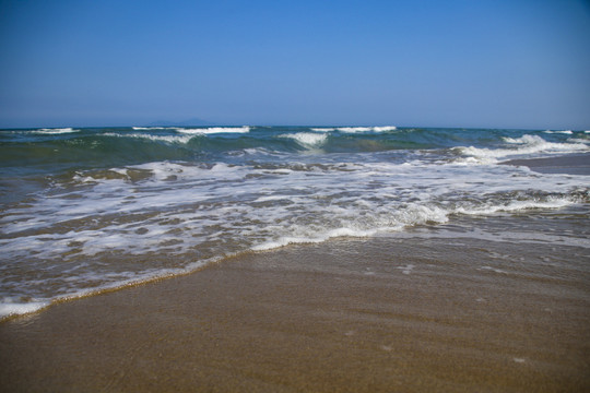 沙滩海浪花