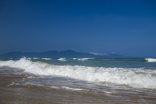 沙滩海浪花