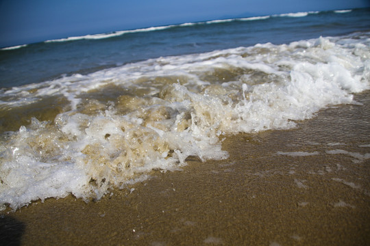 沙滩海浪花