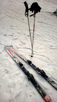 滑雪场雪橇雪杖