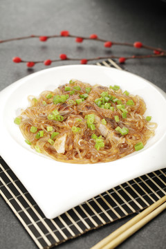 填鴨炒粉