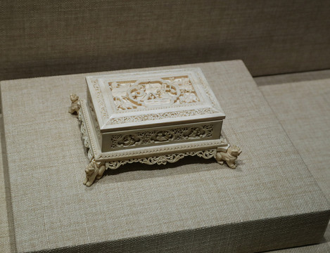 缅甸象牙雕刻烟盒