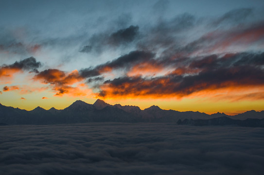 牛背山