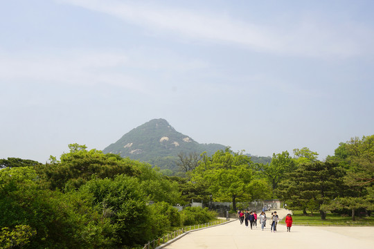 韩国景福宫远眺北岳山