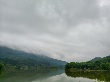 巴岳山居图