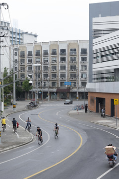 S型道路街景