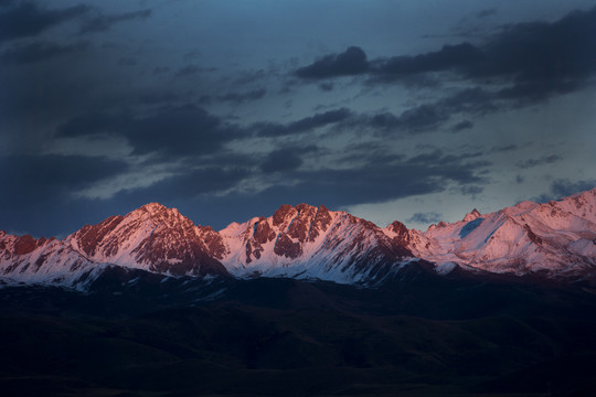 雅拉雪山