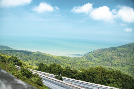 越南灵姑湾公路风景