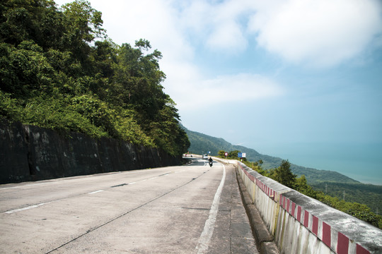 越南灵姑湾公路风景