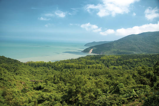 越南灵姑湾海岛风景