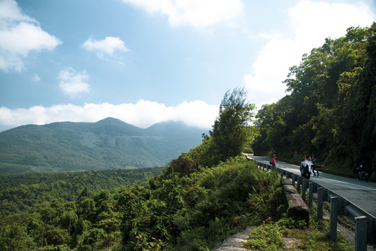 越南灵姑湾公路风景