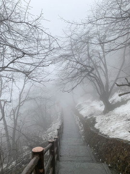 峨眉山石阶