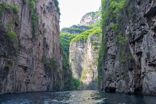 八泉峡