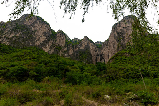 八泉峡