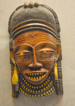 安哥拉木雕面具