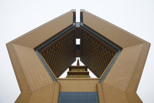 陕西宝鸡法门寺合十塔