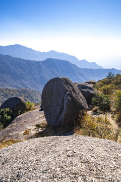 高山上的巨石