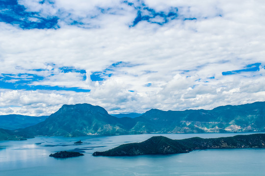 高山湖泊