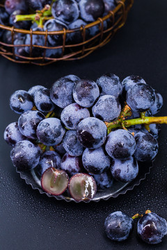 云南夏黑葡萄黑提好吃的葡萄