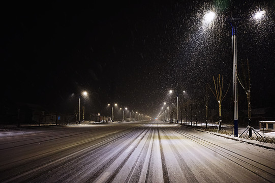 雪夜街道