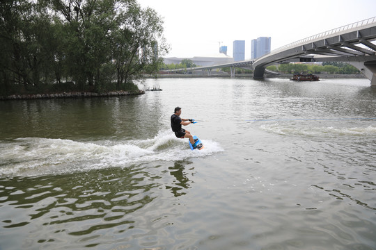 水上滑板水上摩托艇