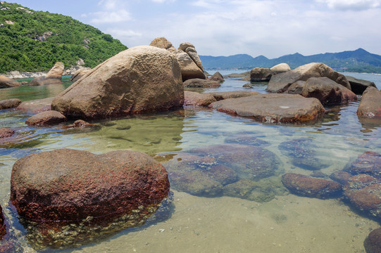 海岸石头