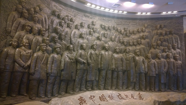 新中国前辈雕塑