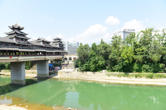 湖北恩施州侗族风雨桥