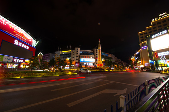 红军纪念碑夜景