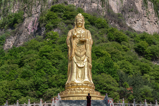 藏山莲花寺观音像