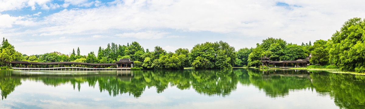 杭州西湖浴鹄湾景区飞虹廊