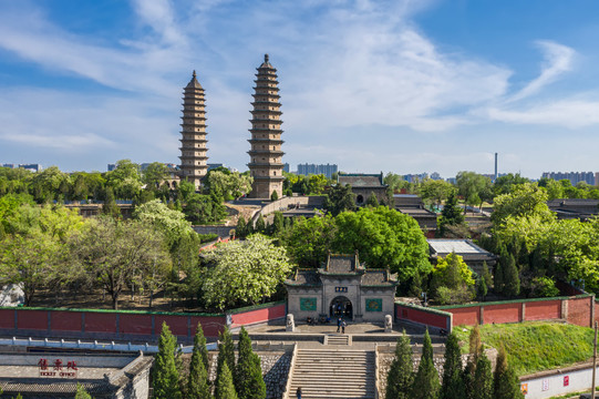 山西太原永祚寺双塔