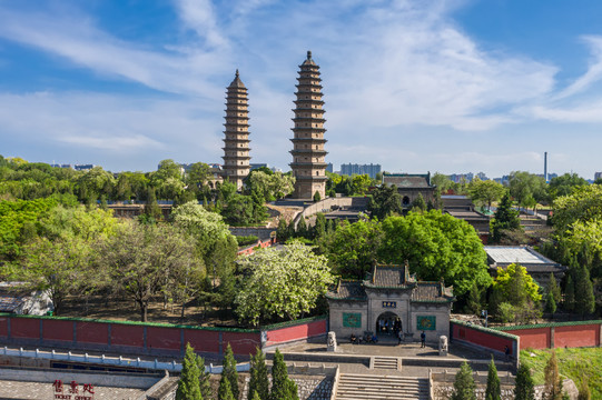 山西太原永祚寺双塔