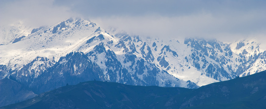 天山