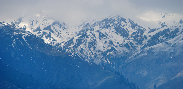 天山