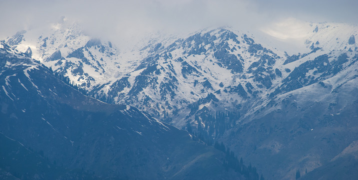 天山