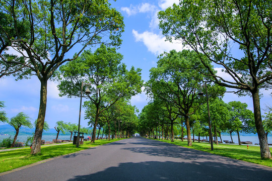 东钱湖湖心堤