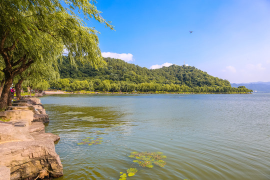 东钱湖湖心堤