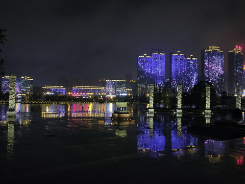 江西宜春城市雨后夜景