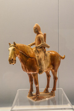 彩色釉陶骑马俑